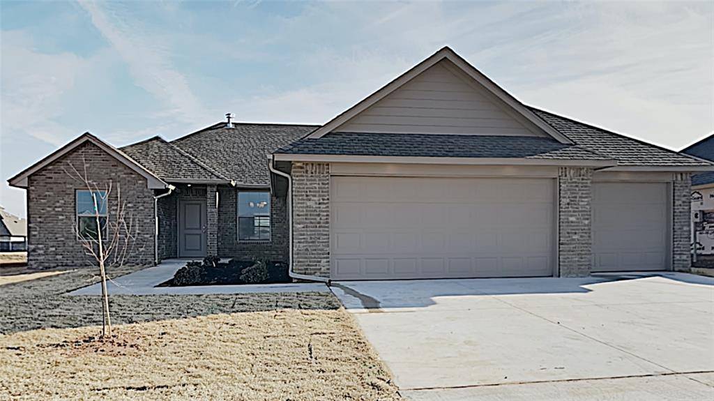 10704 Mountain Fork DR, Yukon, OK 73099