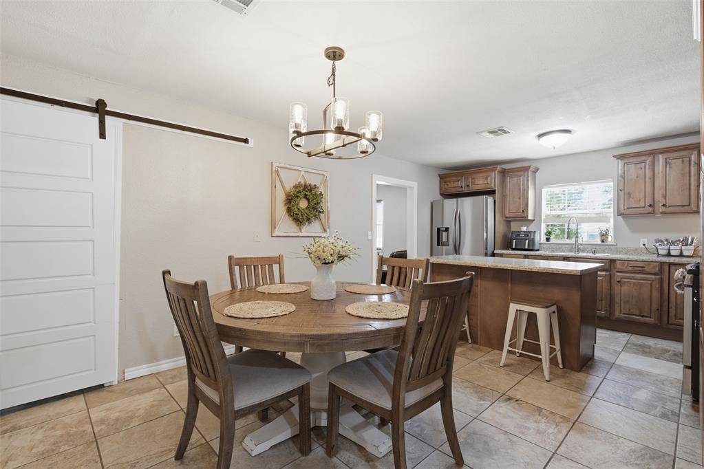 605 SW 7th ST, Lindsay, OK 73052