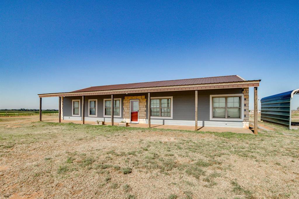 2406 S Logan RD, Lahoma, OK 73754