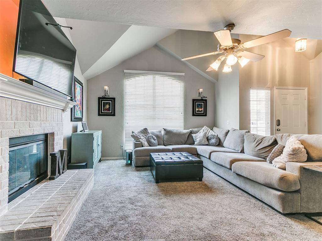701 Taber LN, Edmond, OK 73003