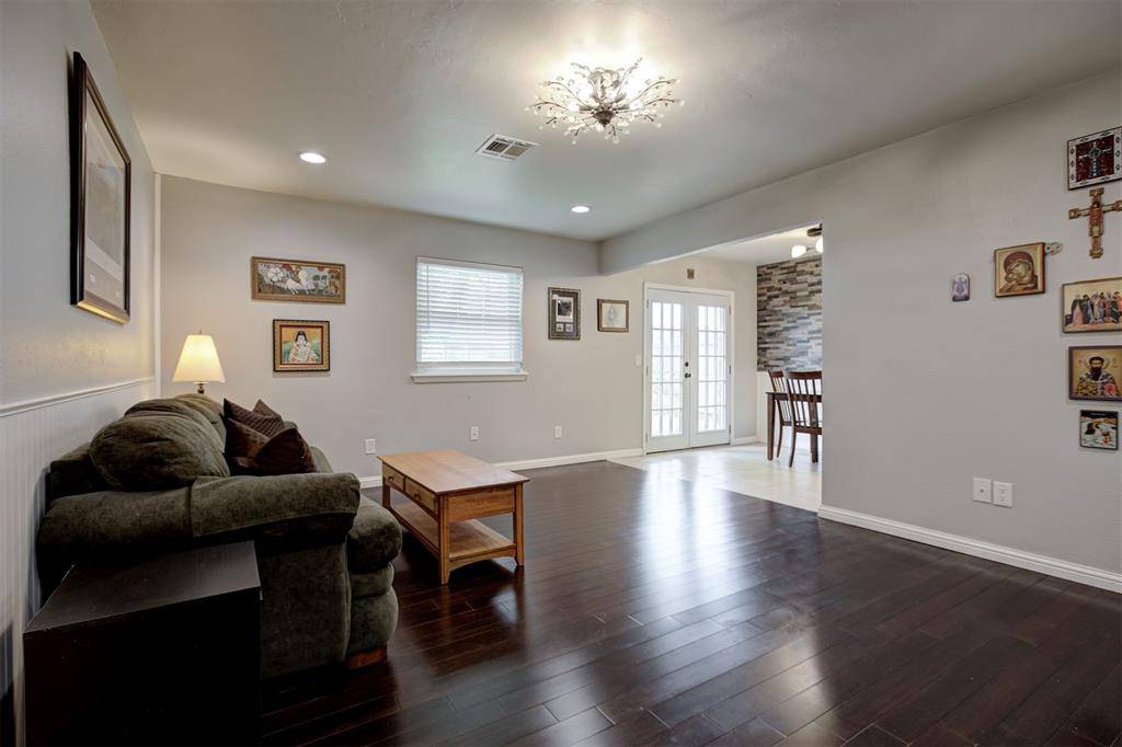 819 Hawthorne PL, Edmond, OK 73003