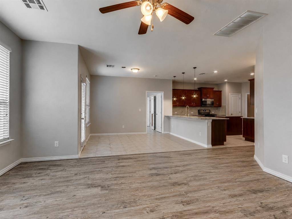 3428 Sadie DR, Yukon, OK 73099
