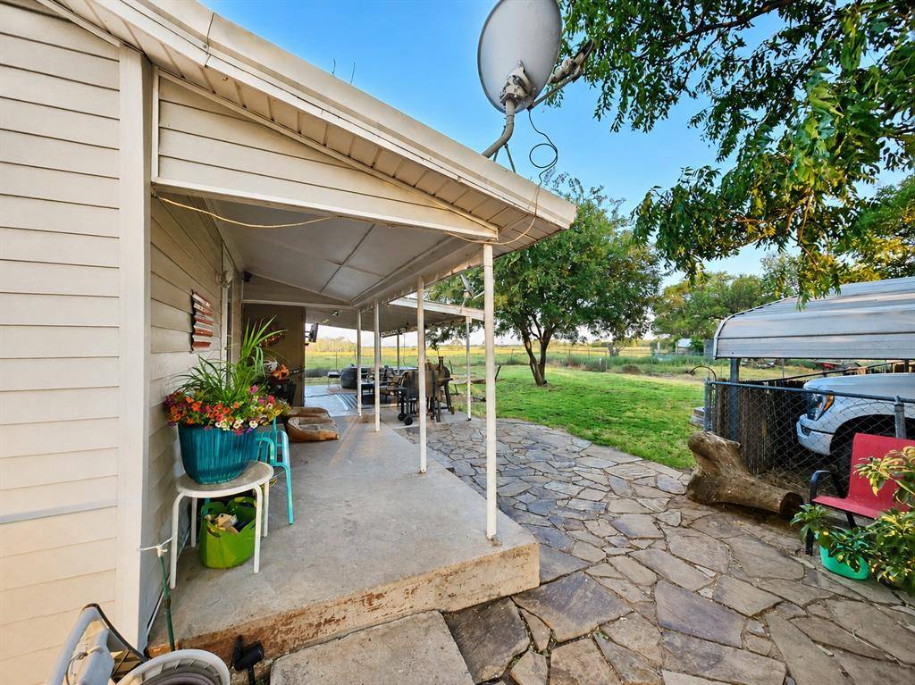 20456 E 1410 RD #109, Lone Wolf, OK 73655