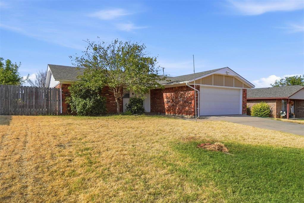 6310 SW Park PL, Lawton, OK 73505