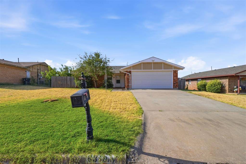 6310 SW Park PL, Lawton, OK 73505