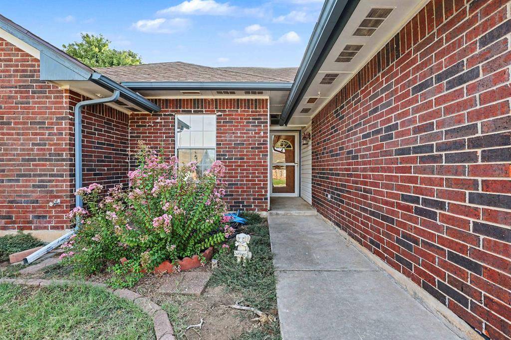 1808 Butterfield TRL, Choctaw, OK 73020