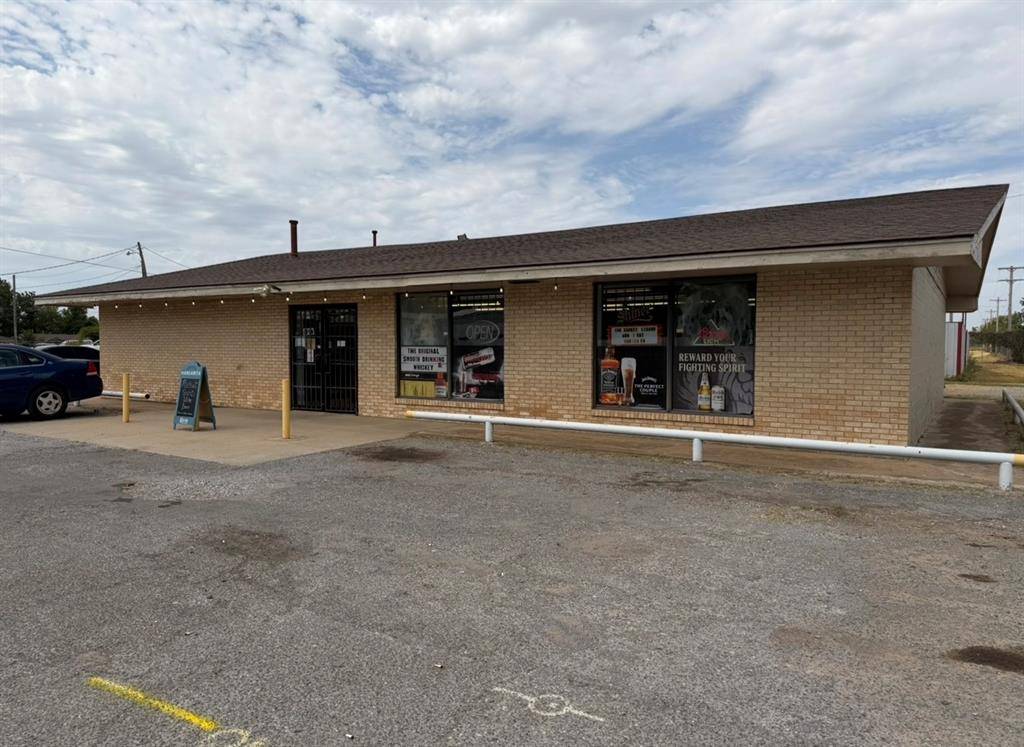 614 NW 1st ST, Anadarko, OK 73005