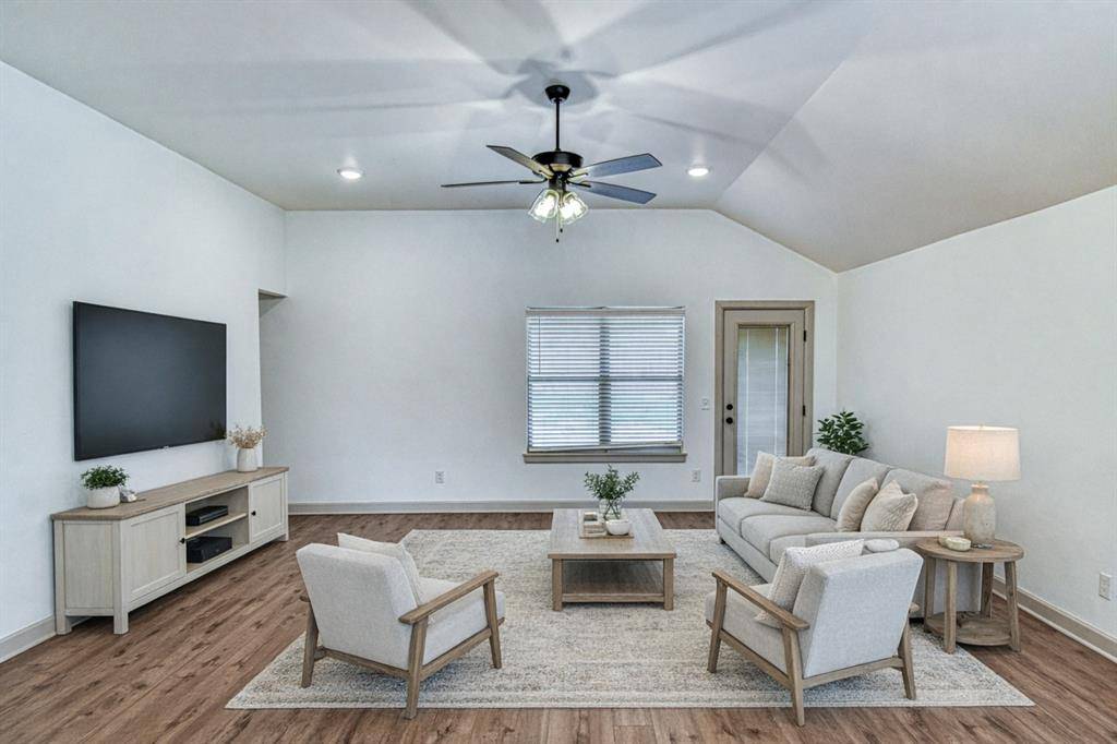 13313 SW 5th ST, Yukon, OK 73099