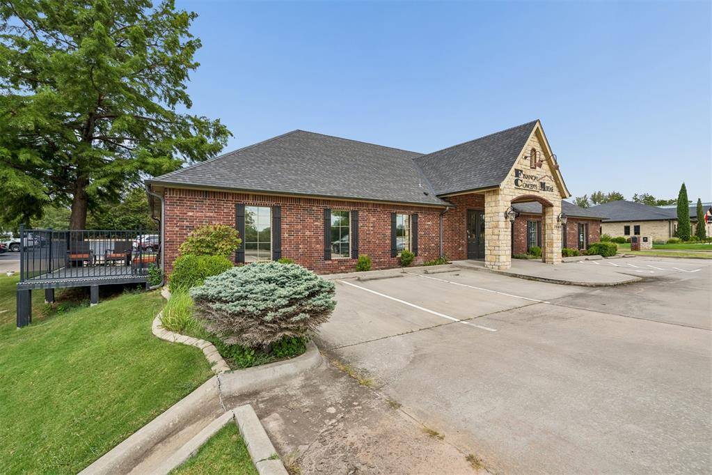 2949 S Bryant AVE, Edmond, OK 73013