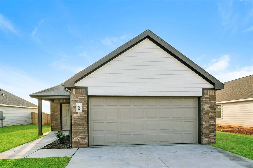 2009 Dogwood DR, El Reno, OK 73036