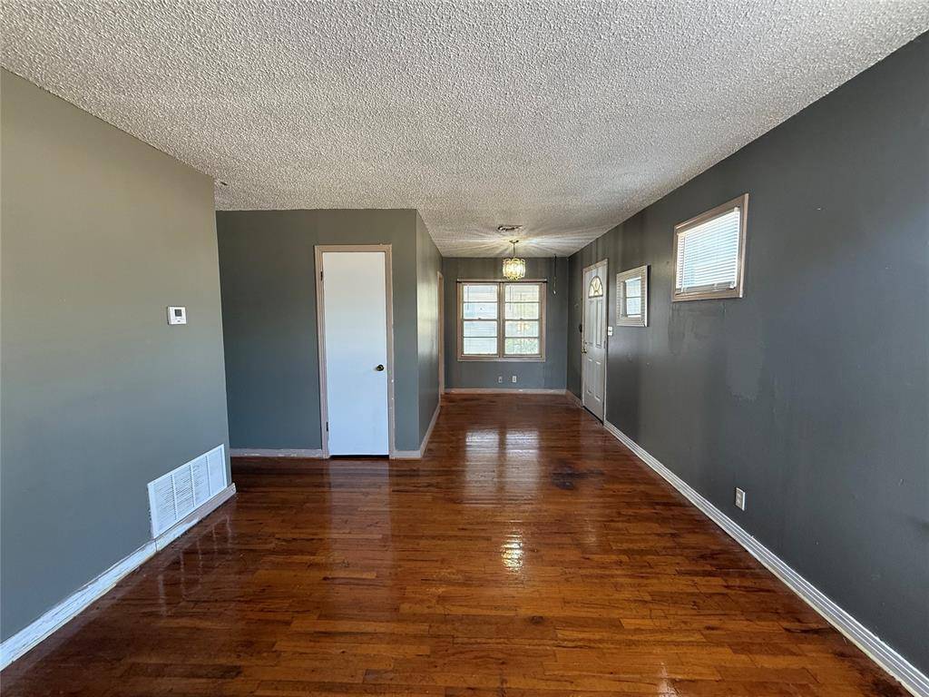 1501 N Crain ST, Altus, OK 73521