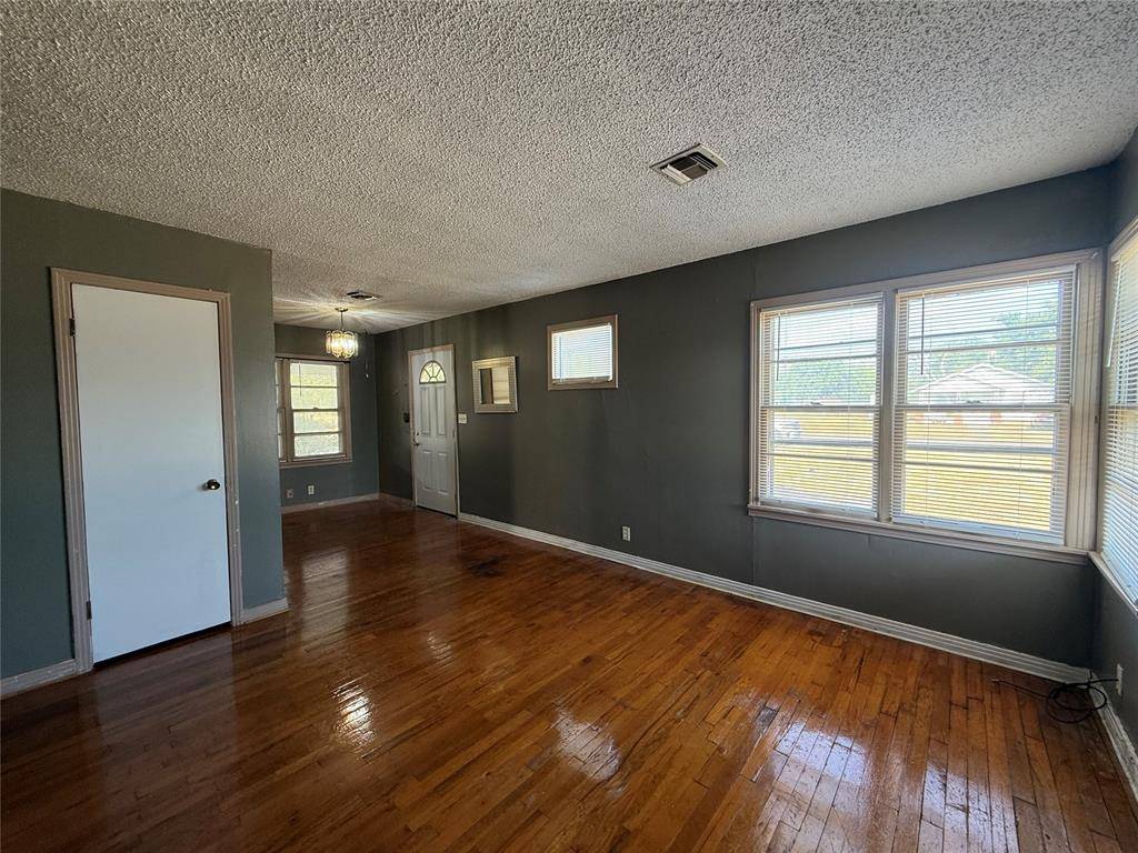 1501 N Crain ST, Altus, OK 73521