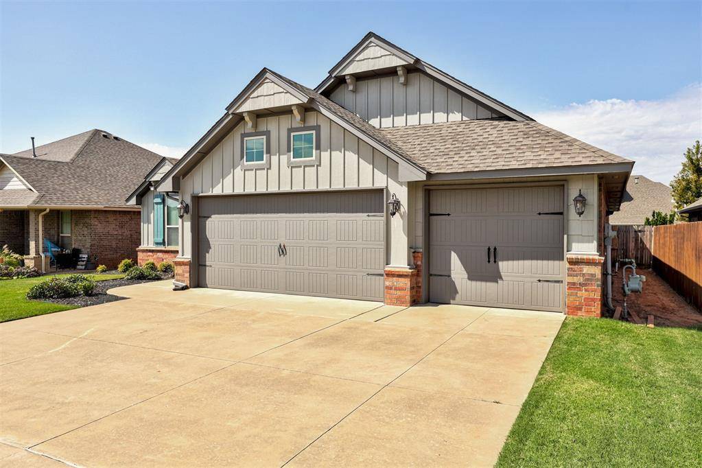 8117 NW 160th ST, Edmond, OK 73013