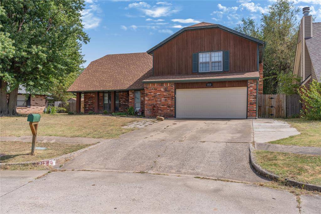 212 Americana CT, Norman, OK 73069