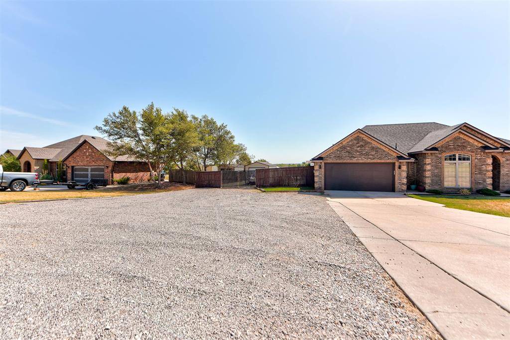 905 County Street 2932, Tuttle, OK 73089