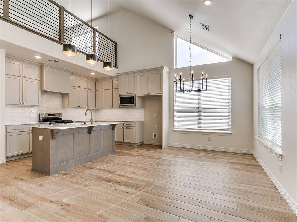 9404 NW 75th ST, Yukon, OK 73099