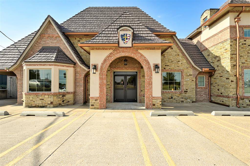 450 E Main ST, Yukon, OK 73099