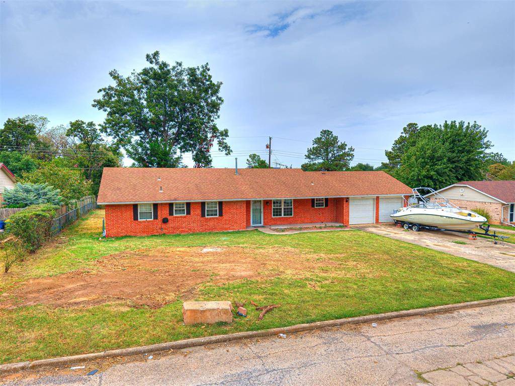 907 Oak Park DR, Choctaw, OK 73020