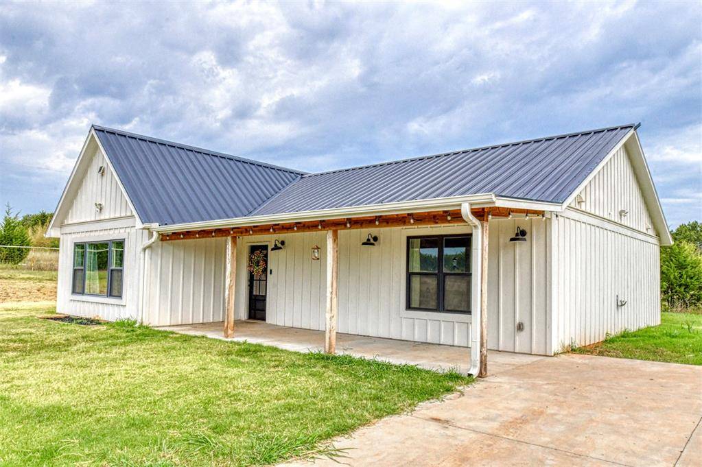 22355 Davis DR, Earlsboro, OK 74840