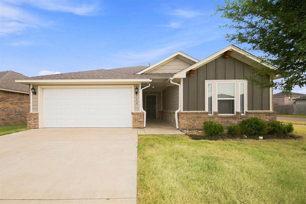 920 NW 3rd ST, Newcastle, OK 73065