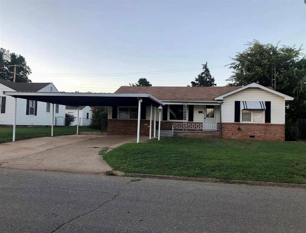 1419 Pine AVE, Clinton, OK 73601