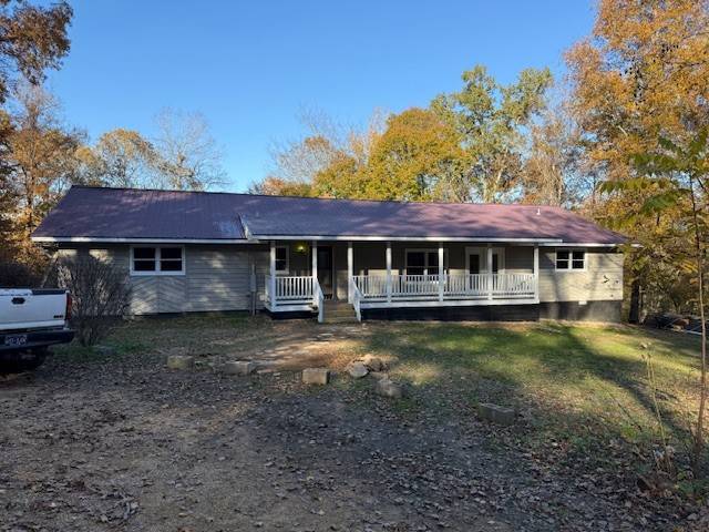 440 Deer Creek Rd, Linden, TN 37096
