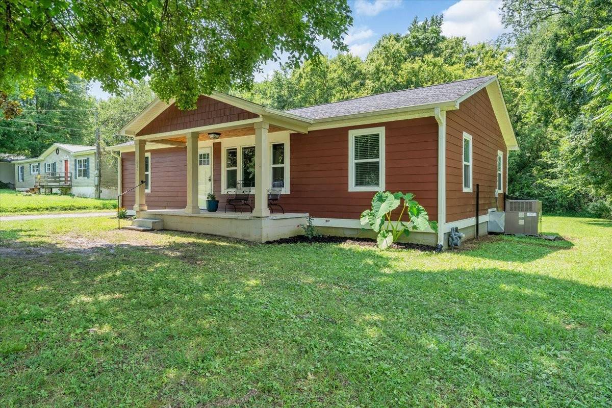 617 Fall River Rd, Lawrenceburg, TN 38464