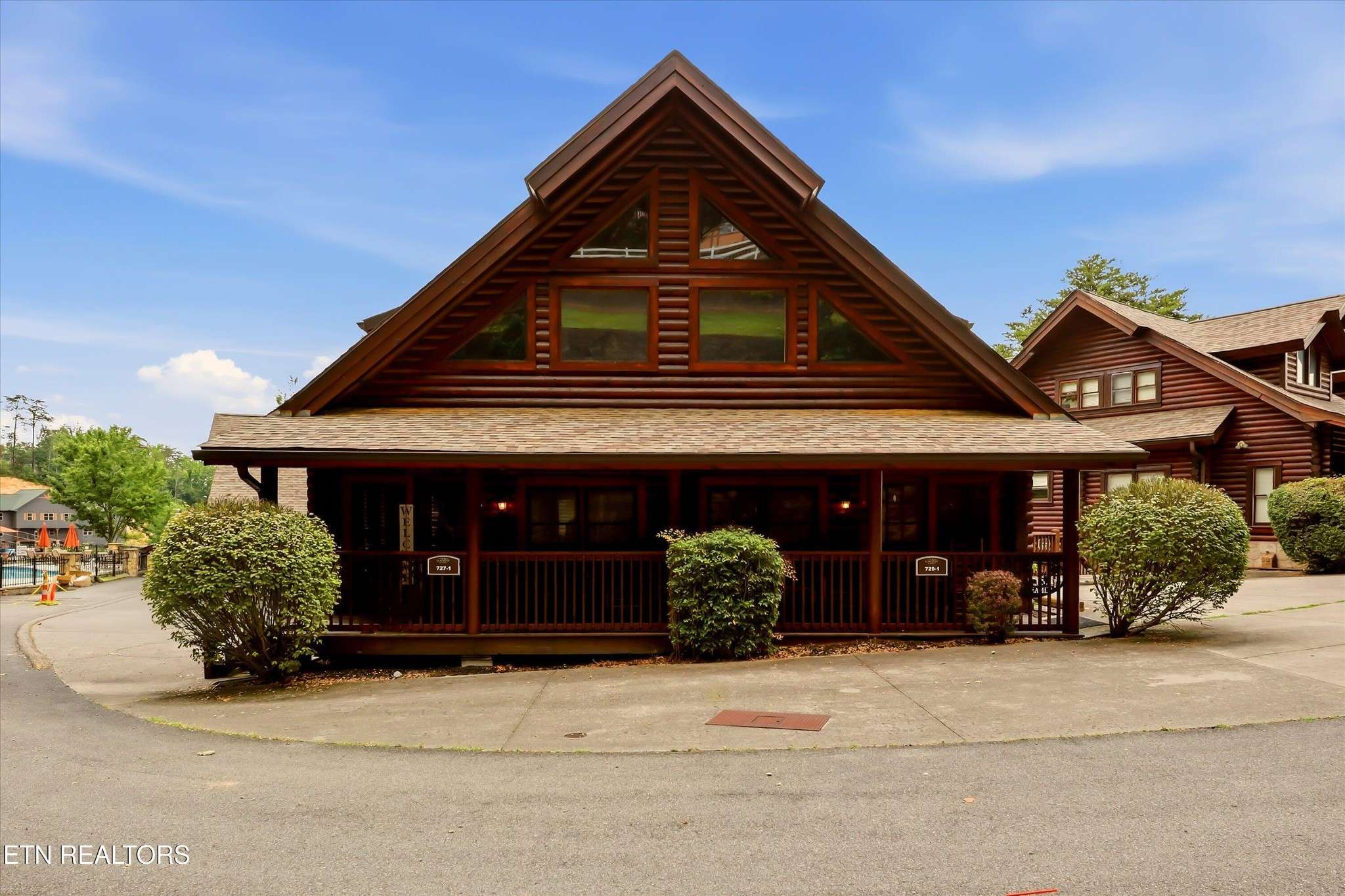 727 Golf View Blvd, Pigeon Forge, TN 37863