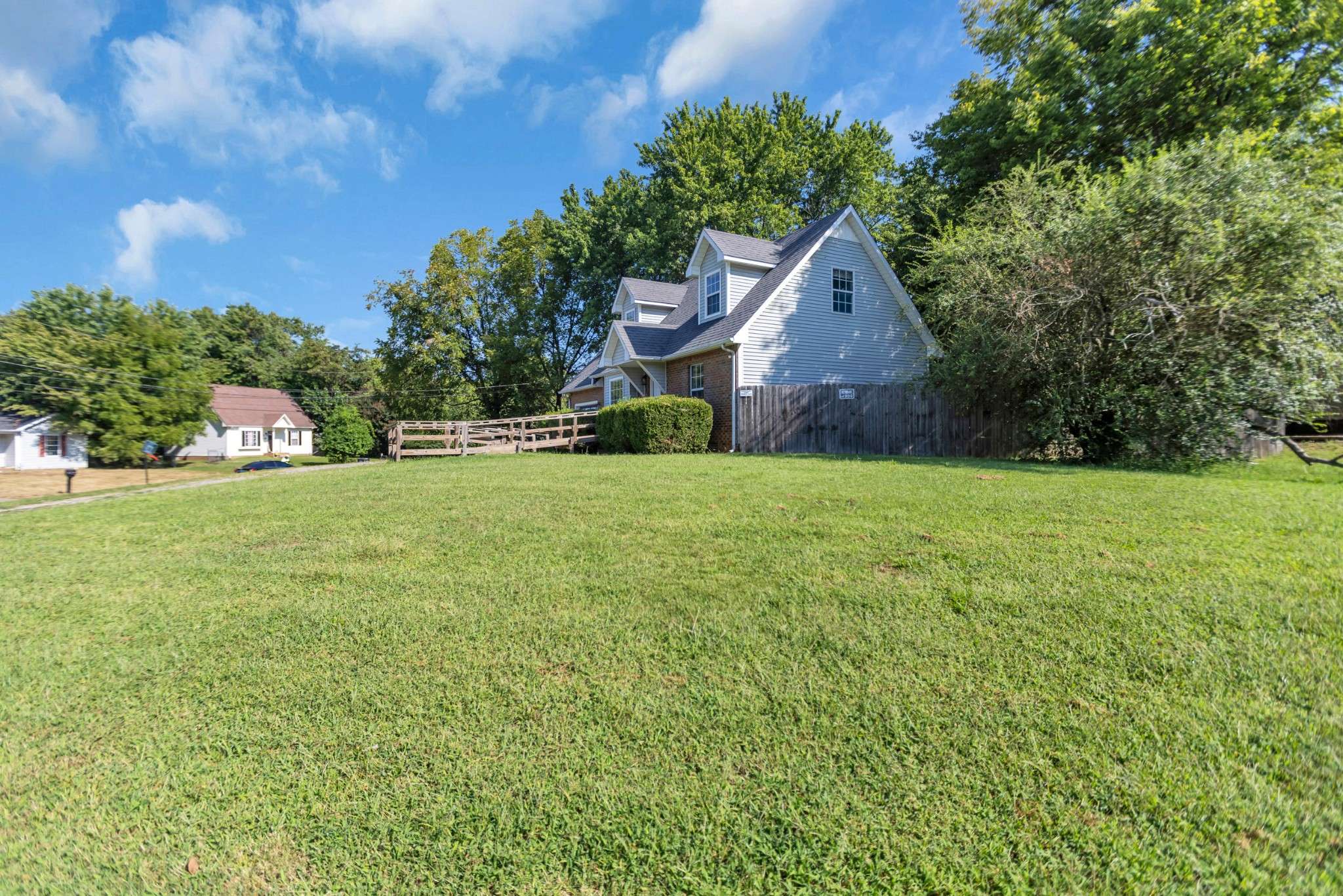 221 Jim Thorpe Dr, Clarksville, TN 37042