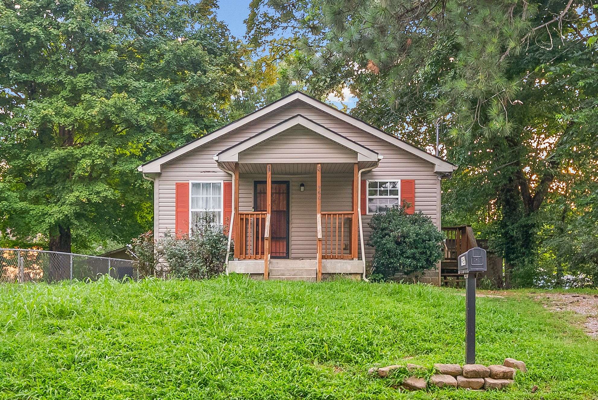 966 Greenwood Ave, Clarksville, TN 37040