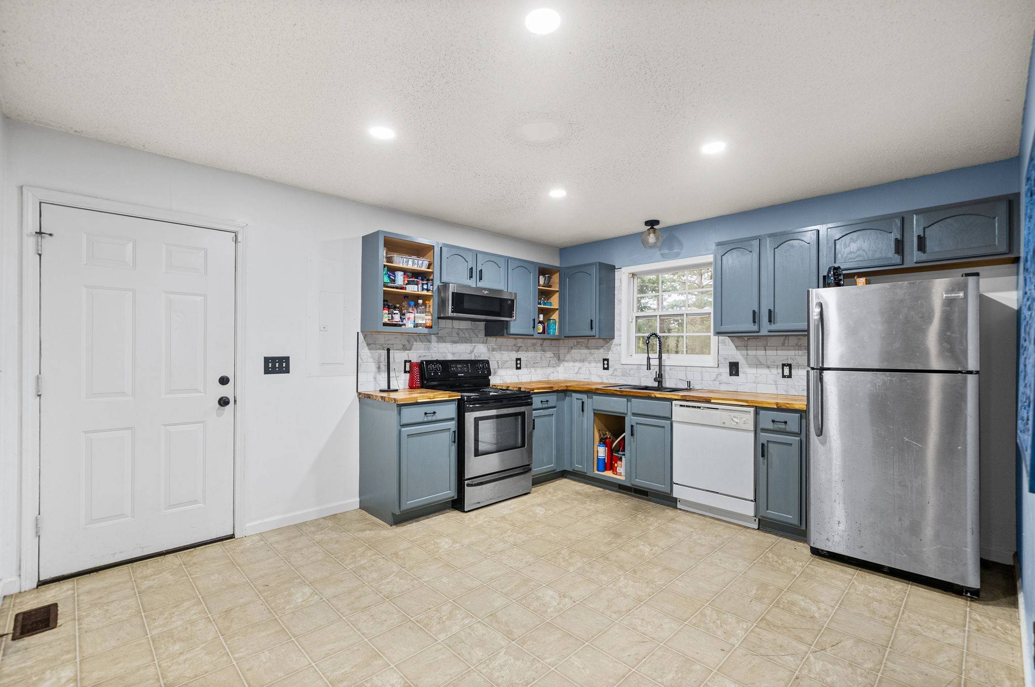 966 Greenwood Ave, Clarksville, TN 37040