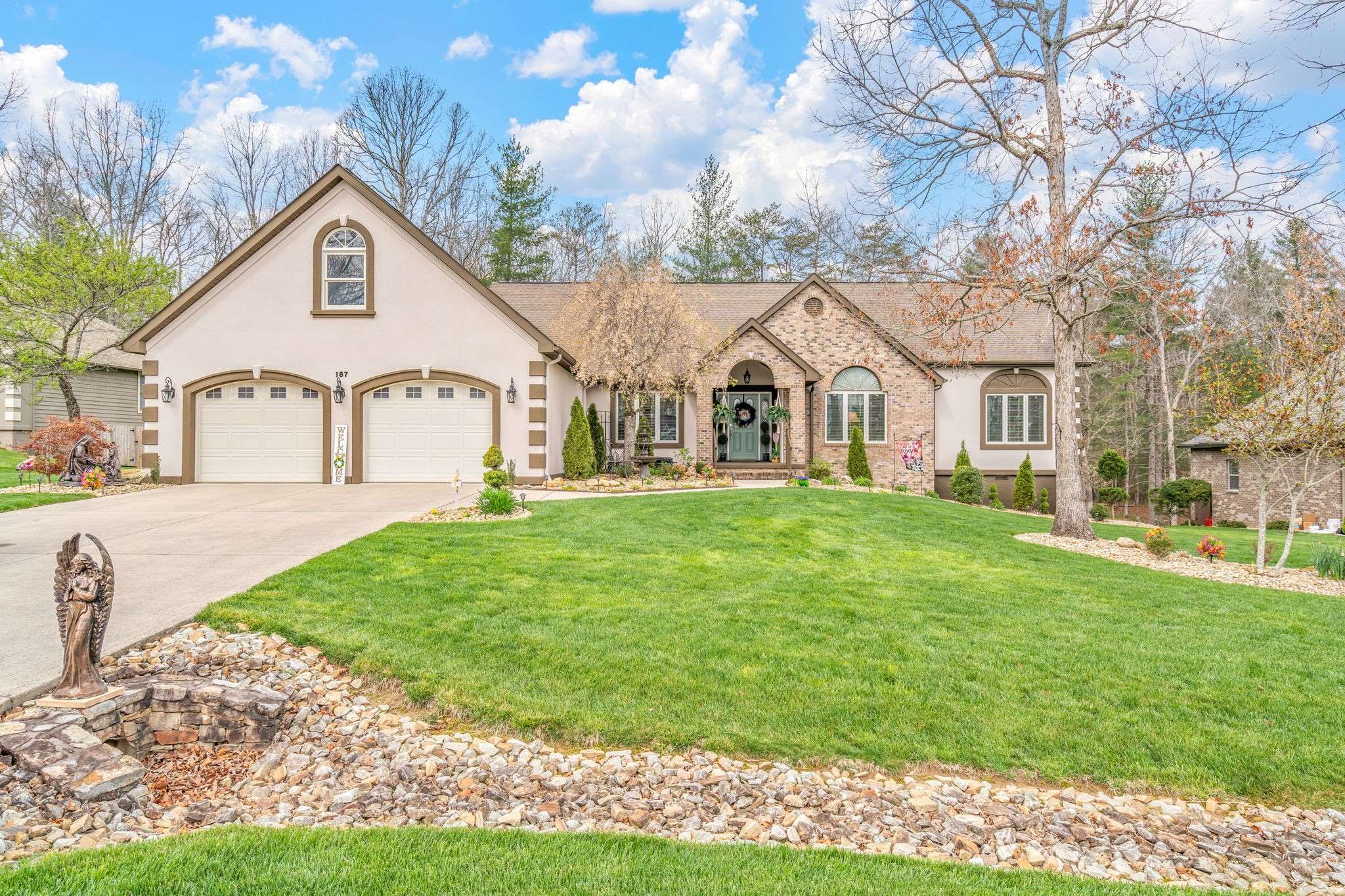 187 Forest View Dr, Crossville, TN 38558