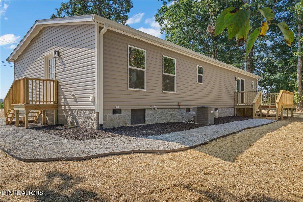 1107 Oak Grove Rd, Madisonville, TN 37354