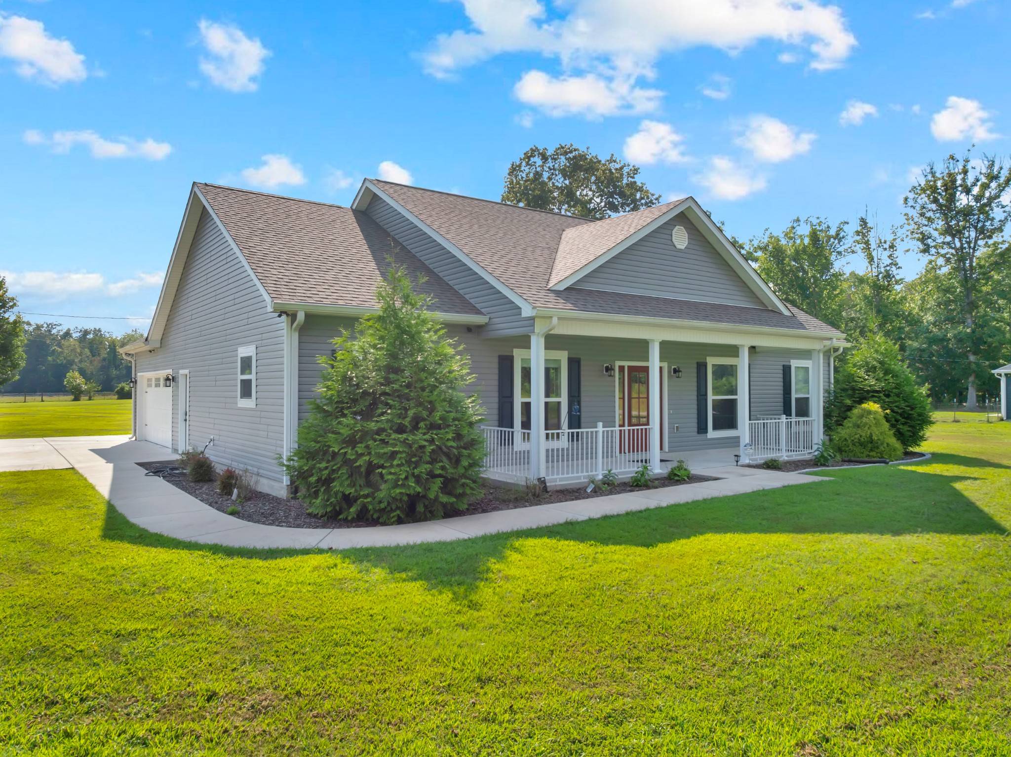 1571 Raysville Rd, Tullahoma, TN 37388