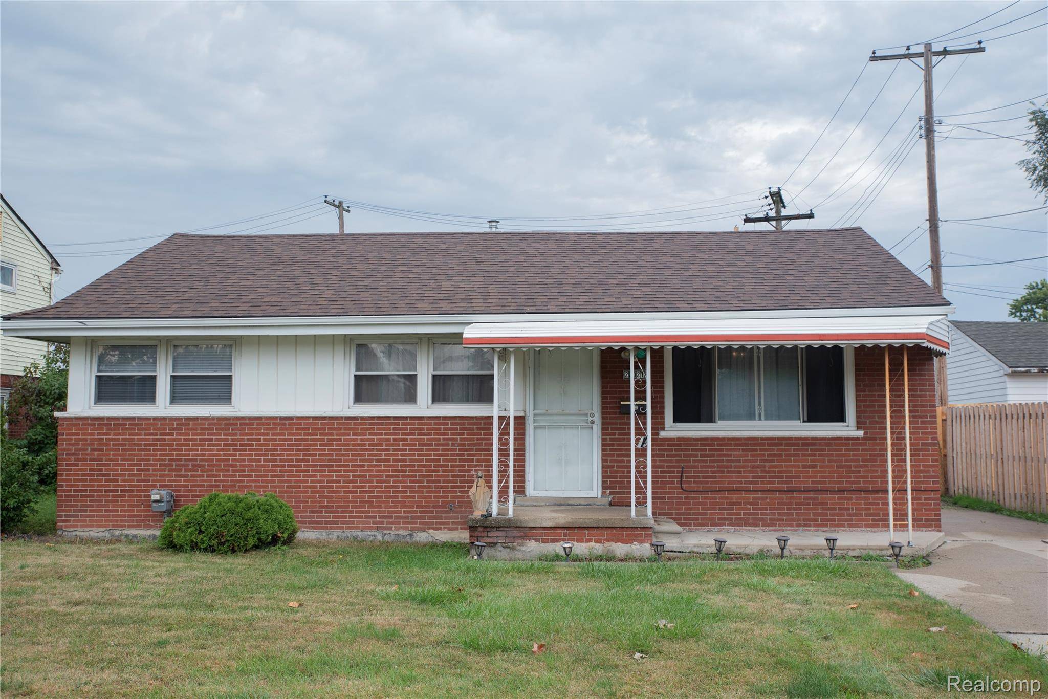 20021 Martin RD, St. Clair Shores, MI 48081