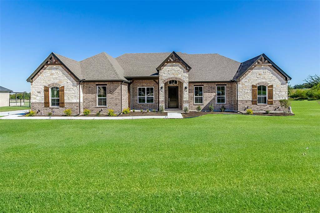 1014 Gonzollas Road, Springtown, TX 76082