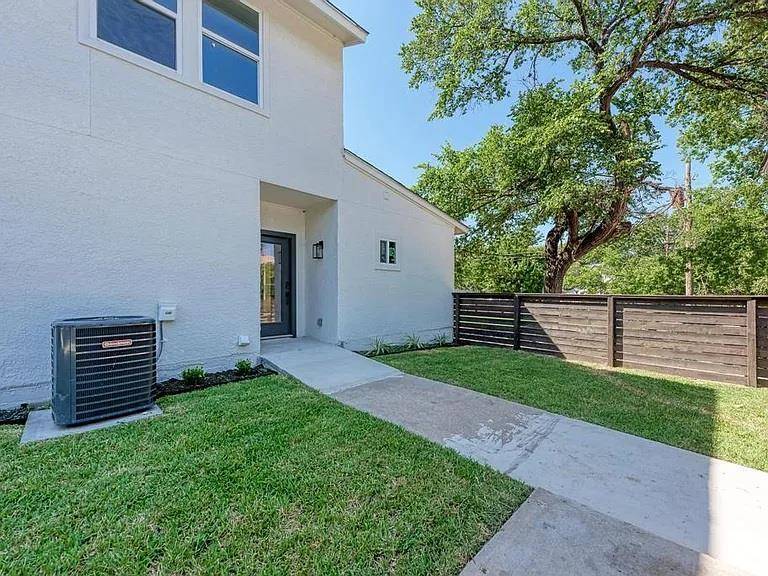 201 W MOCKINGBIRD LN #1, Austin, TX 78745