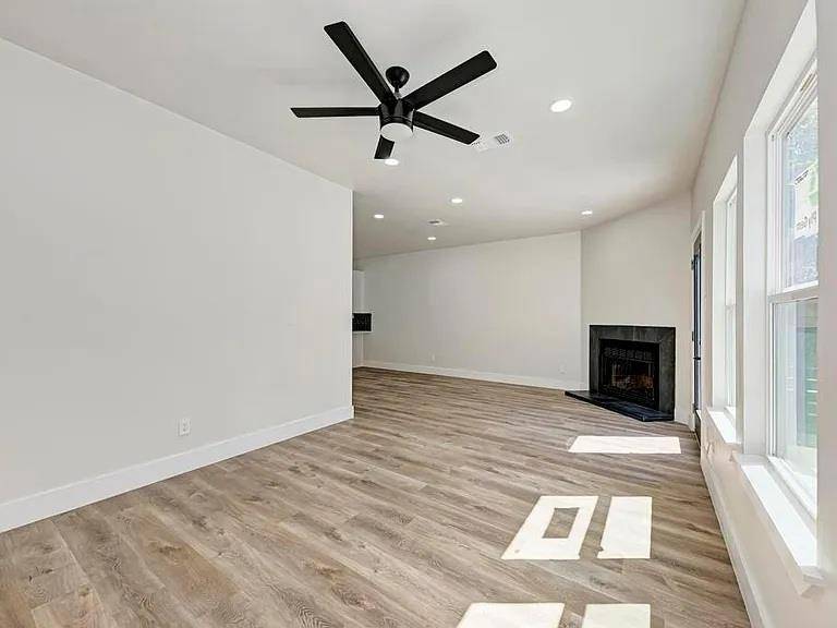 201 W MOCKINGBIRD LN #1, Austin, TX 78745