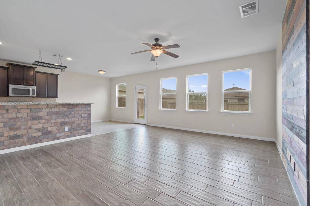 1445 Treeta TRL, Kyle, TX 78640