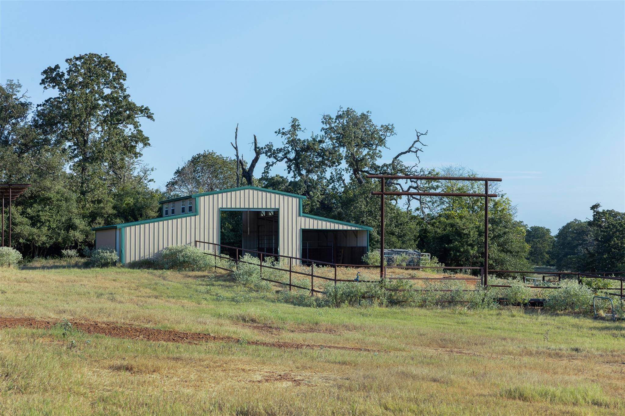 1045 Private Road 7005, Lexington, TX 78947
