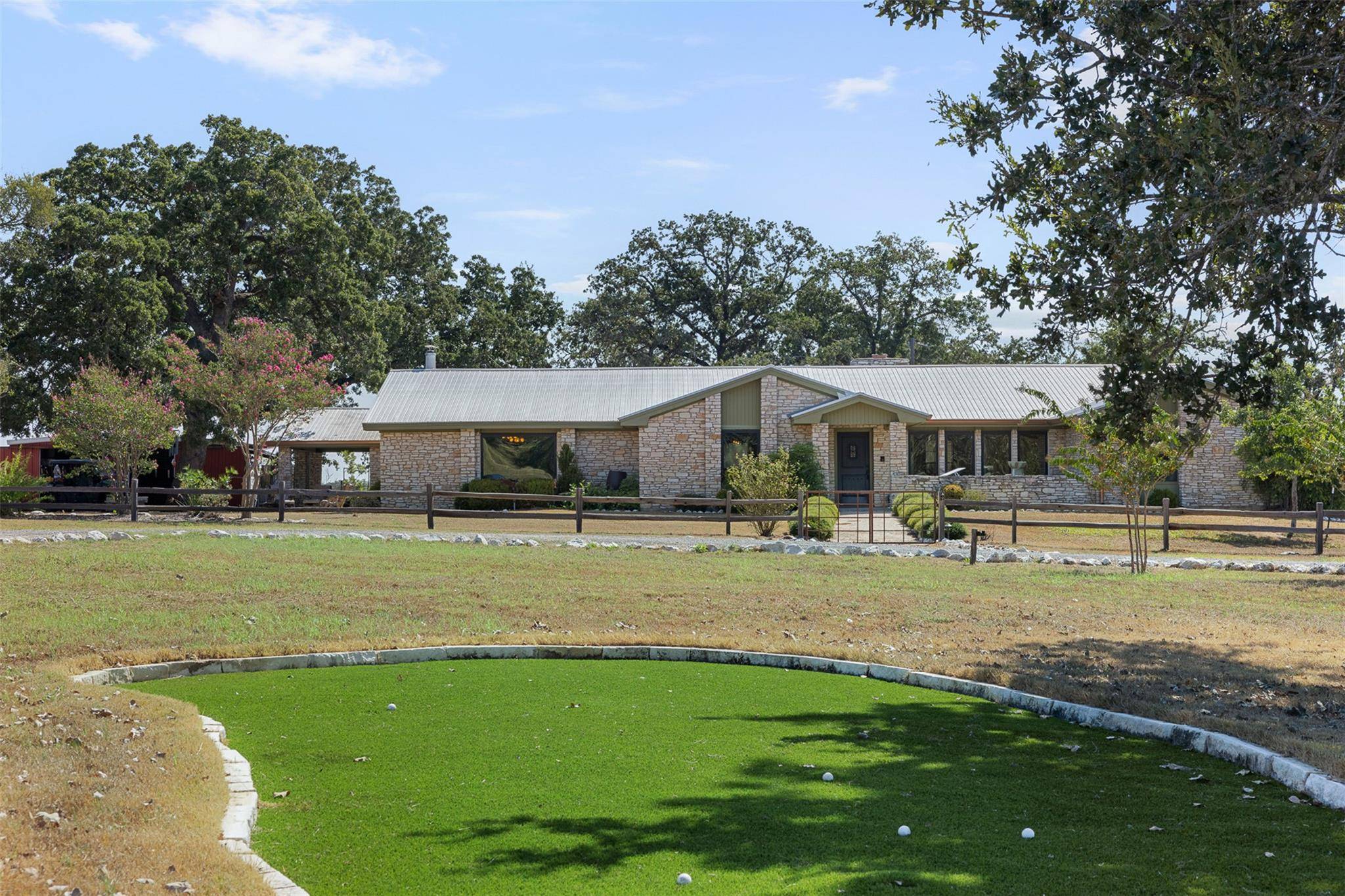 1045 Private Road 7005, Lexington, TX 78947