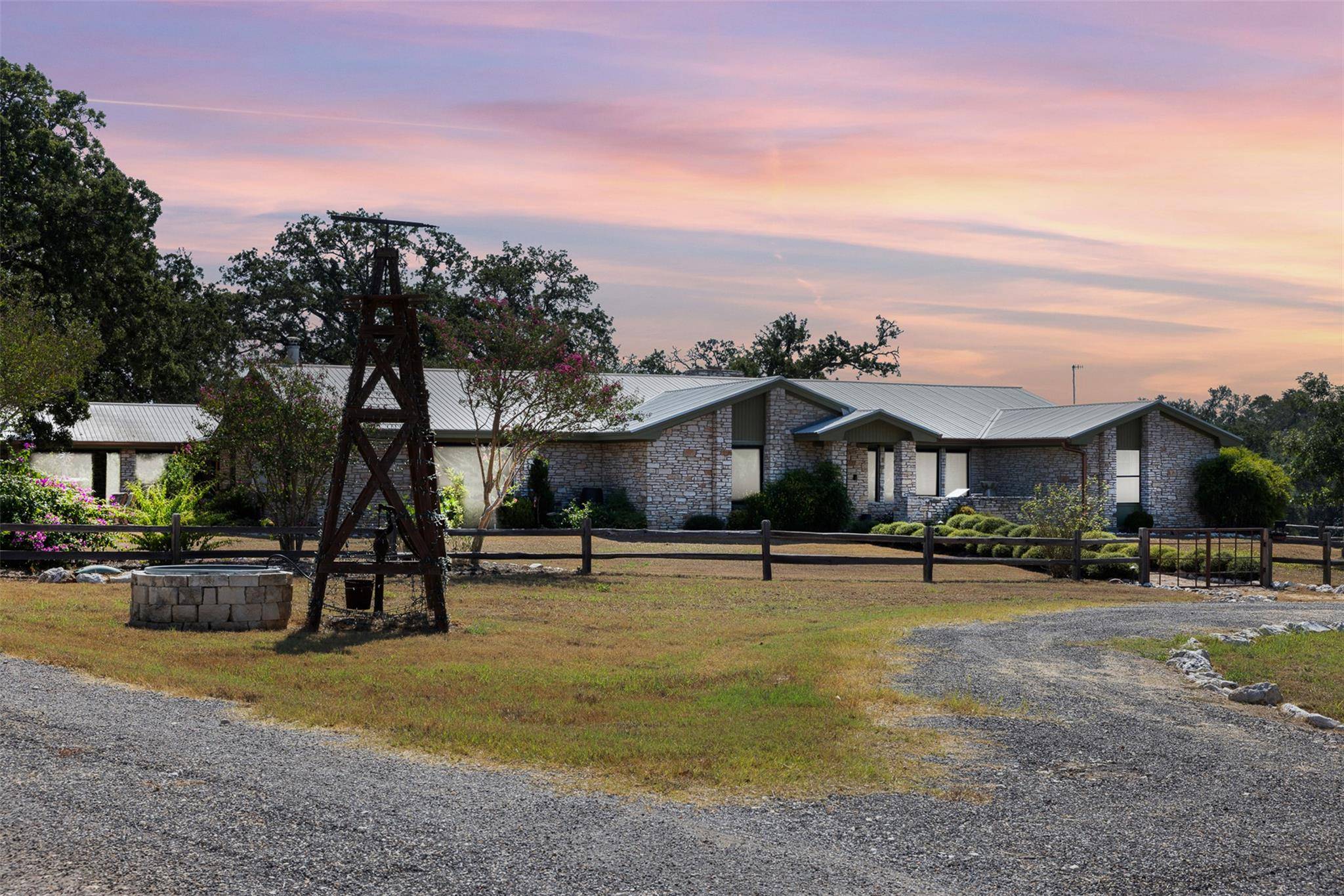 1045 Private Road 7005, Lexington, TX 78947