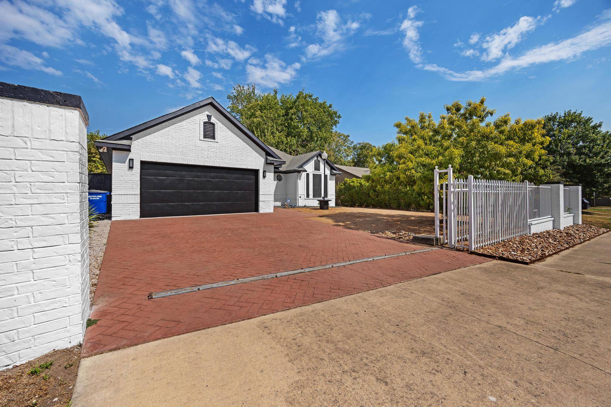 10901 Parkfield DR, Austin, TX 78758