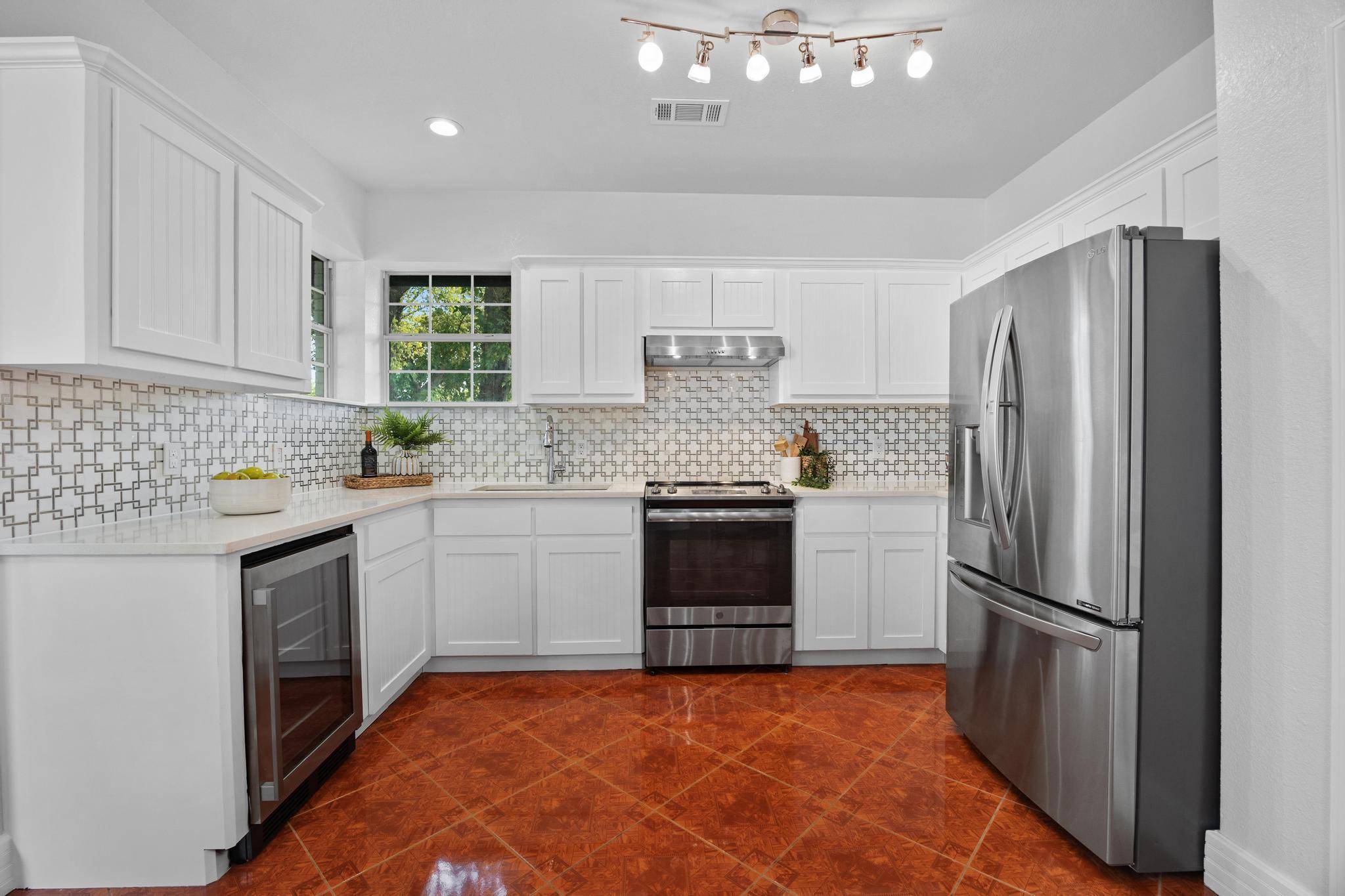 10901 Parkfield DR, Austin, TX 78758