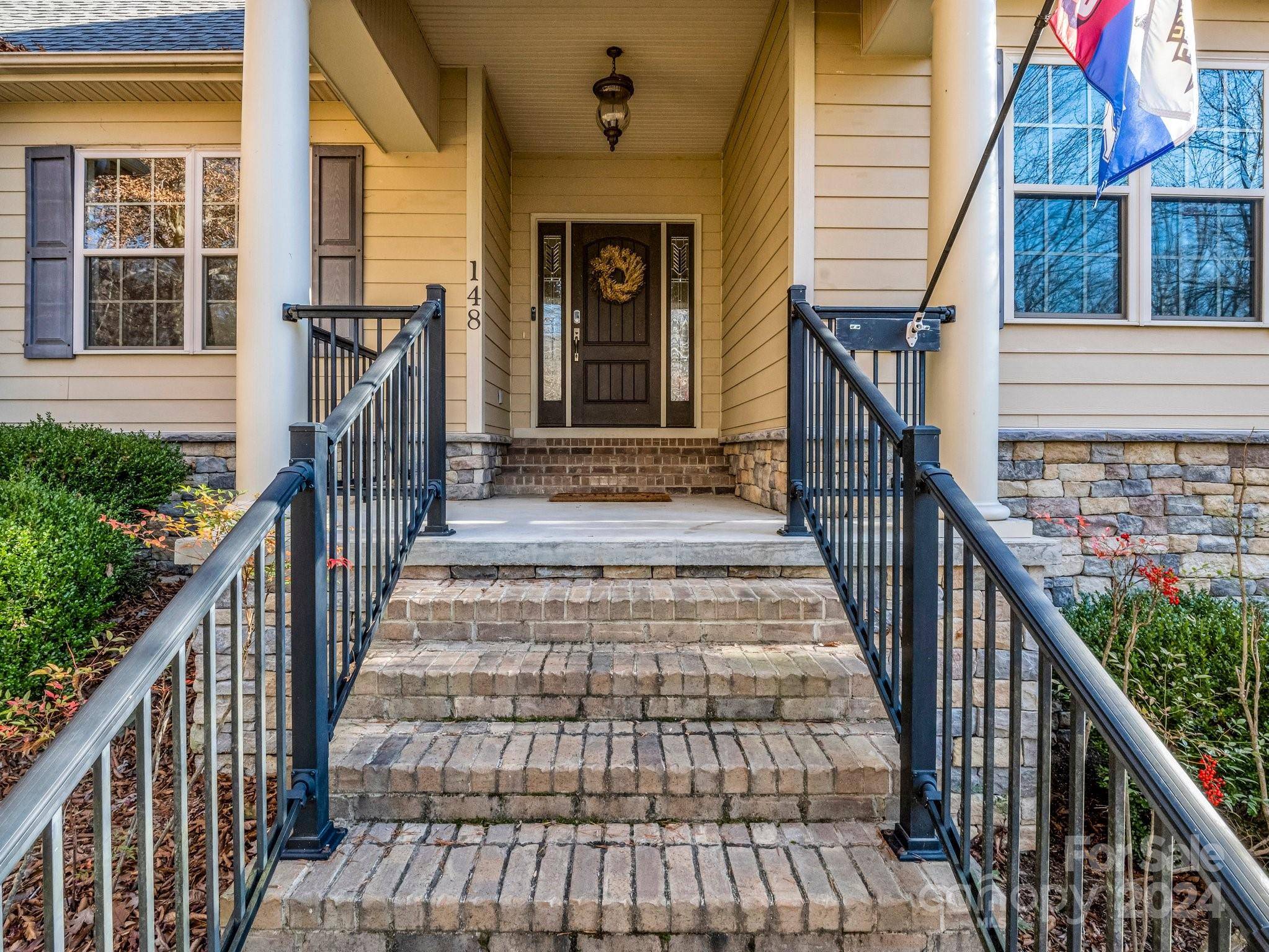 148 Courtland CT, Lake Lure, NC 28746