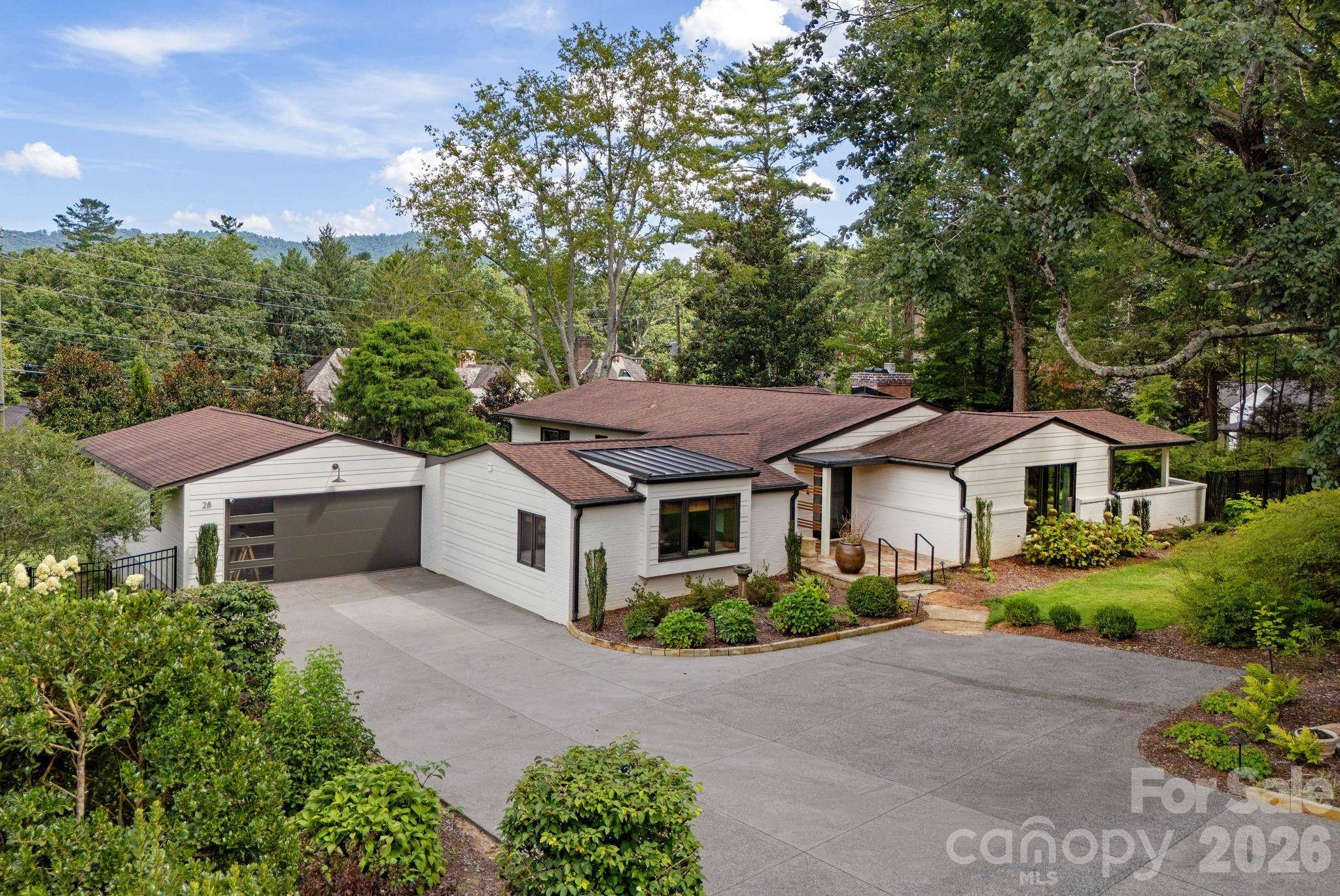 28 Forest RD, Asheville, NC 28803