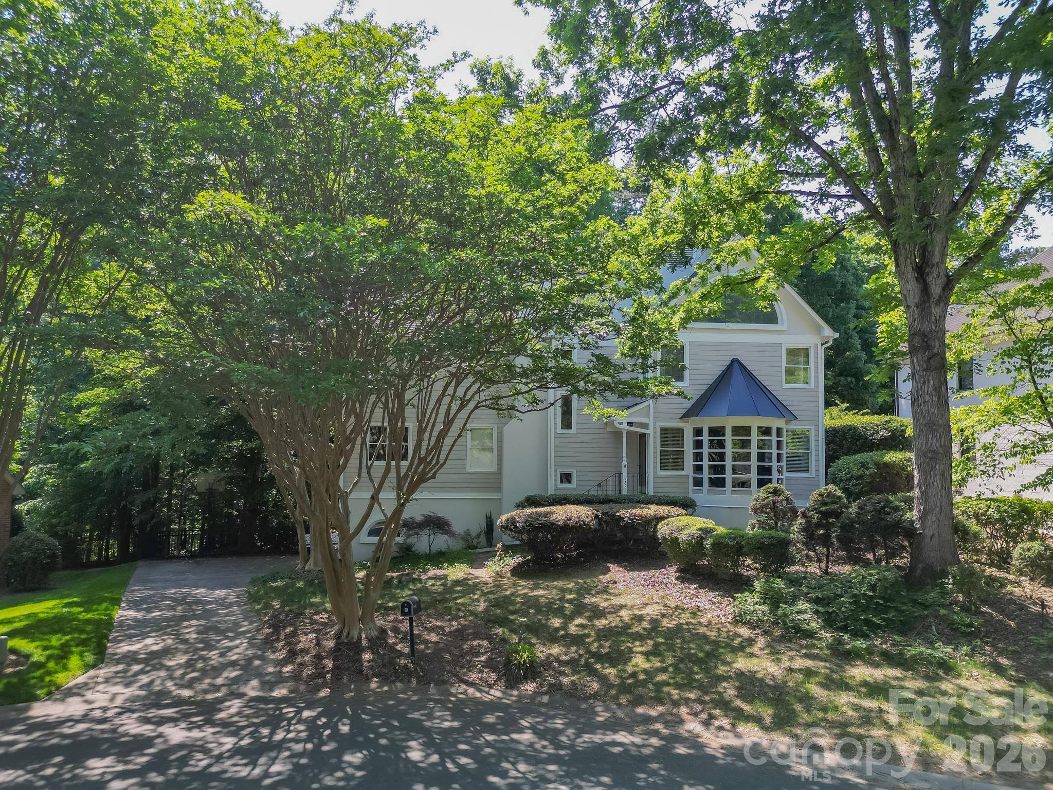 230 N Brackenbury LN, Charlotte, NC 28270