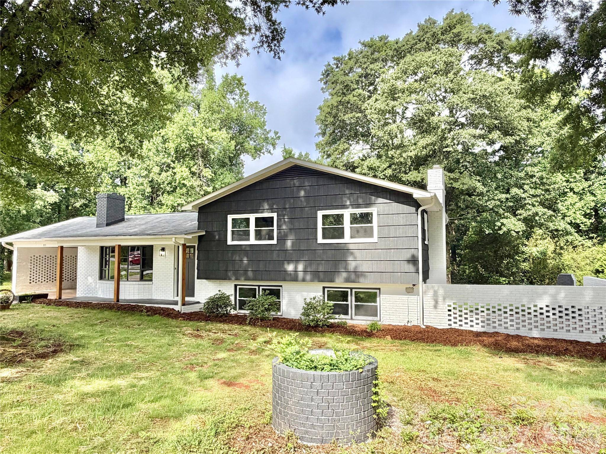 303 Deal AVE NE, Conover, NC 28613