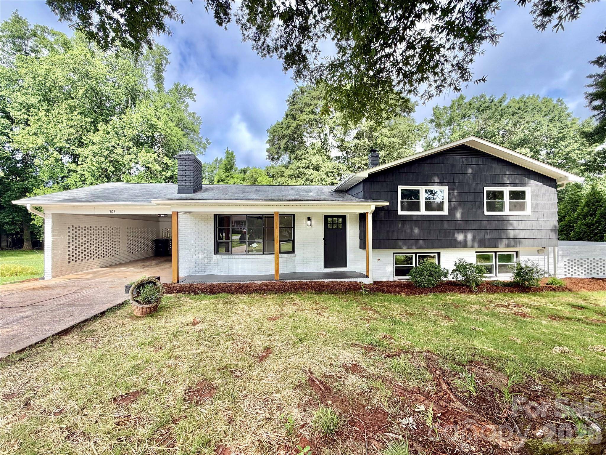 303 Deal AVE NE, Conover, NC 28613