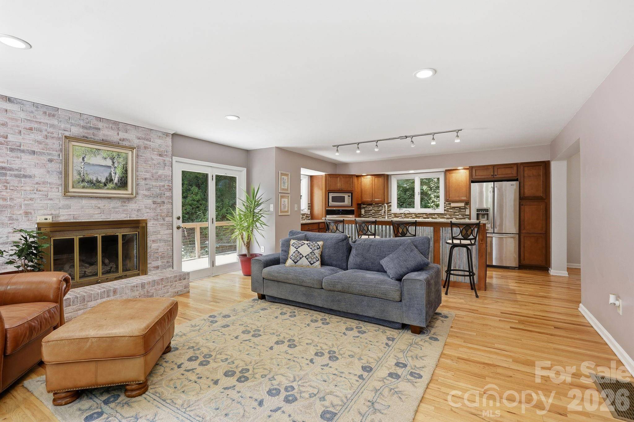 202 Riva Ridge DR, Fairview, NC 28730